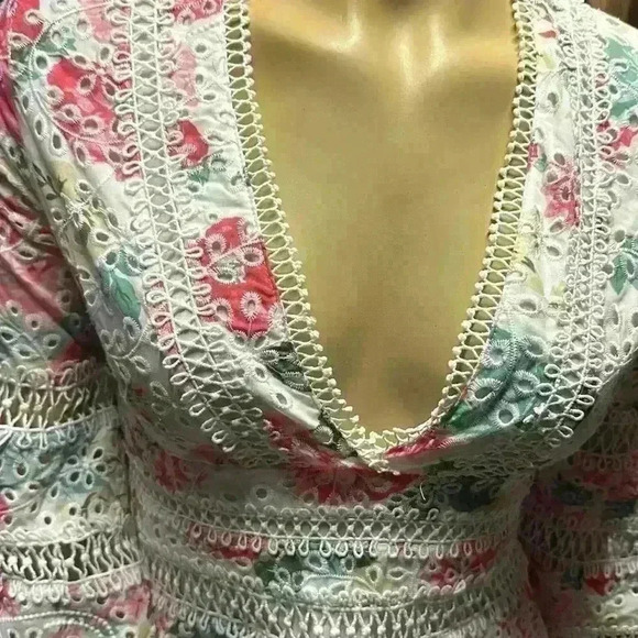 Aqua Women's Floral Lace Deep V-Neck Dress size XS - Picture 10 of 11